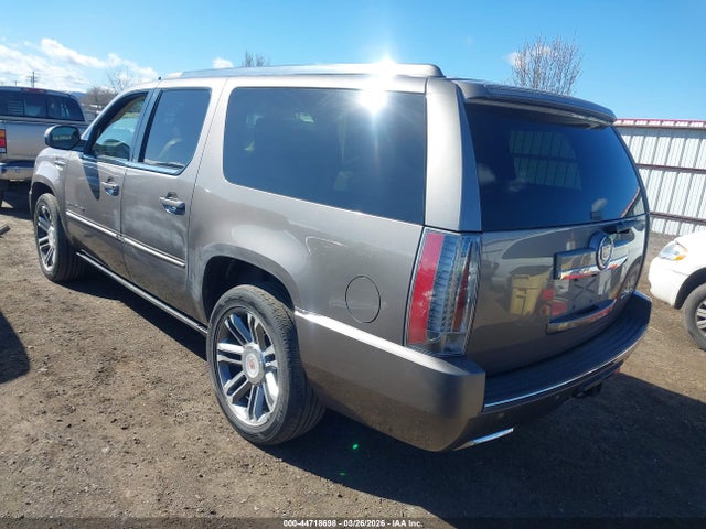 44718698 :رقم المزاد ، 1GYS4JEF4DR228630 vin ، 2013 Cadillac Escalade Esv Premium مزاد بيع