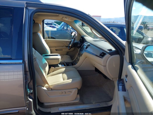 44718698 :رقم المزاد ، 1GYS4JEF4DR228630 vin ، 2013 Cadillac Escalade Esv Premium مزاد بيع