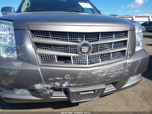 44718698 :رقم المزاد ، 1GYS4JEF4DR228630 vin ، 2013 Cadillac Escalade Esv Premium مزاد بيع
