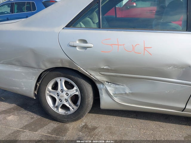 44718729 :رقم المزاد ، 4T1BE32K54U824578 vin ، 2004 Toyota Camry Le مزاد بيع