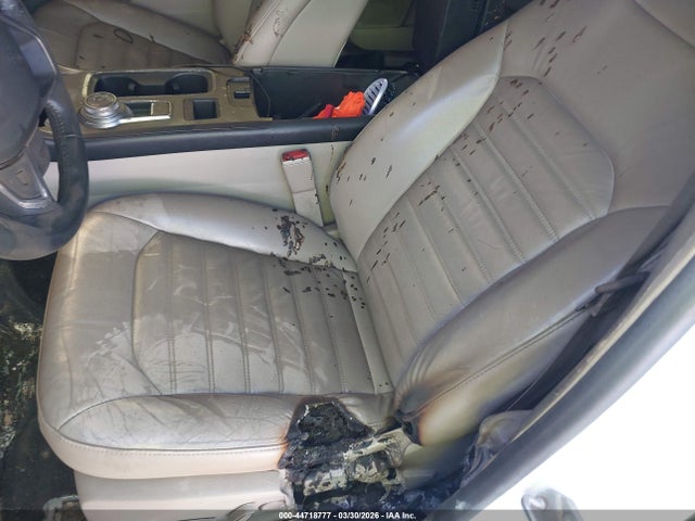 3FA6P0T95HR118210 Ford FUSION SE