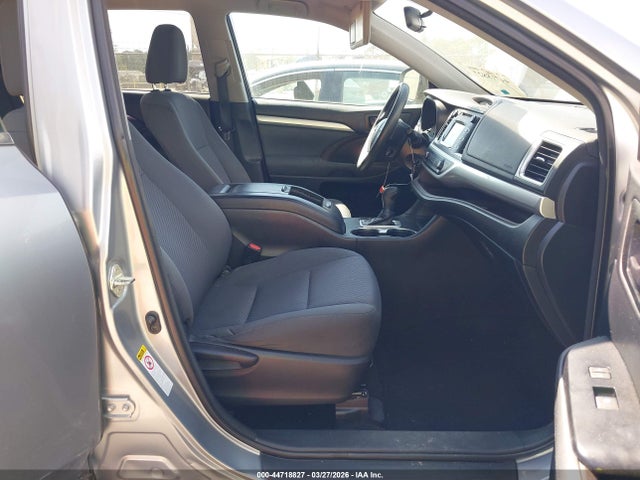 5TDZARFHXFS015147 Toyota Highlander Le