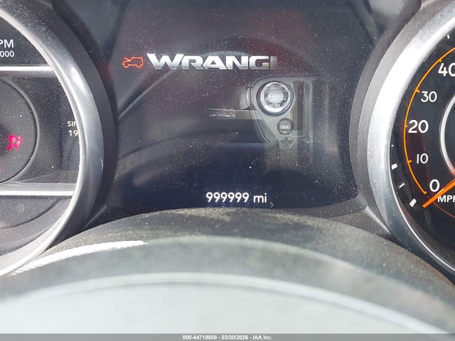 1C4HJXDG2JW147421 Jeep Wrangler Unlimited Sport S 4x4
