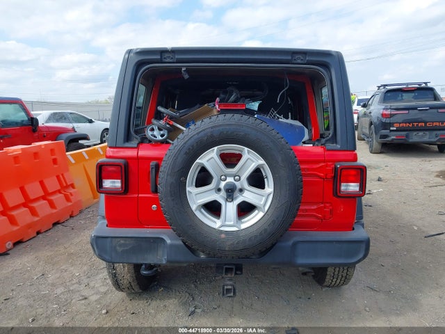 1C4HJXDG2JW147421 Jeep Wrangler Unlimited Sport S 4x4