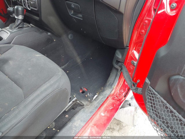 1C4HJXDG2JW147421 Jeep Wrangler Unlimited Sport S 4x4