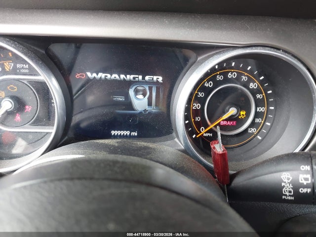 1C4HJXDG2JW147421 Jeep Wrangler Unlimited Sport S 4x4