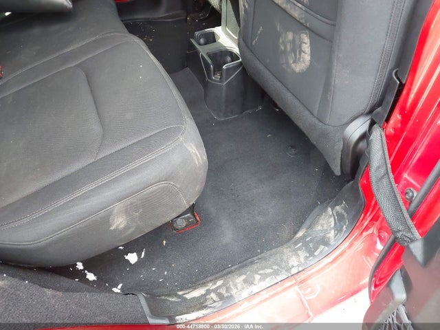 1C4HJXDG2JW147421 Jeep Wrangler Unlimited Sport S 4x4