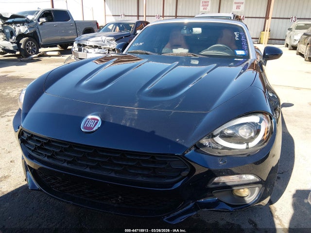 2018 Fiat 124 Spider Lusso მანქანა იყიდება აუქციონზე, vin: JC1NFAEK0J0137569, აუქციონის ნომერი: 44718913
