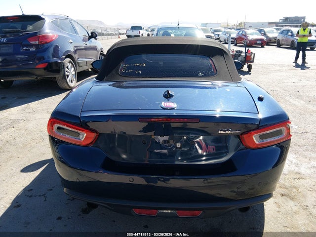 2018 Fiat 124 Spider Lusso მანქანა იყიდება აუქციონზე, vin: JC1NFAEK0J0137569, აუქციონის ნომერი: 44718913