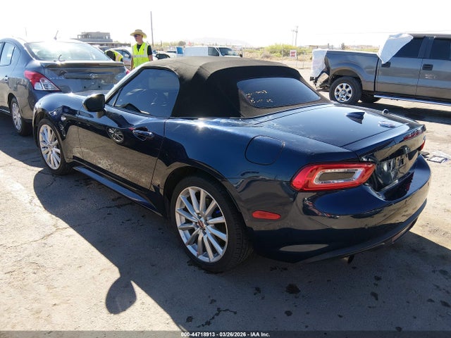 2018 Fiat 124 Spider Lusso მანქანა იყიდება აუქციონზე, vin: JC1NFAEK0J0137569, აუქციონის ნომერი: 44718913