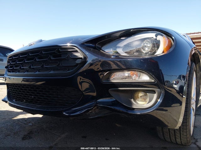 2018 Fiat 124 Spider Lusso მანქანა იყიდება აუქციონზე, vin: JC1NFAEK0J0137569, აუქციონის ნომერი: 44718913