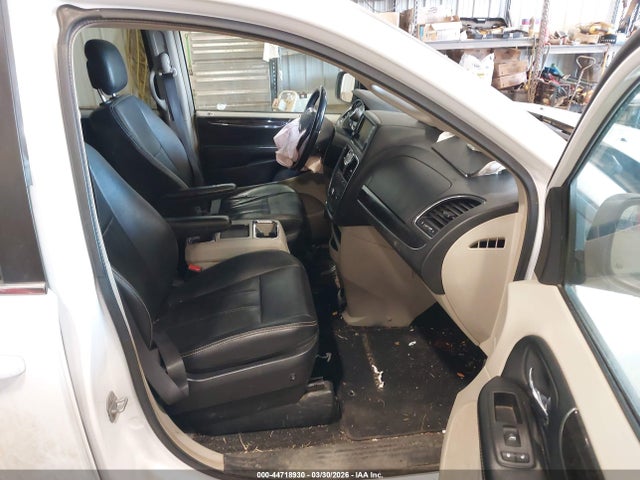 44718930 :رقم المزاد ، 2C4RC1BG6GR157451 vin ، 2016 Chrysler Town & Country Touring مزاد بيع
