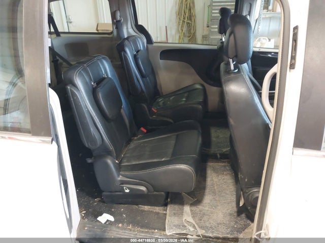 44718930 :رقم المزاد ، 2C4RC1BG6GR157451 vin ، 2016 Chrysler Town & Country Touring مزاد بيع