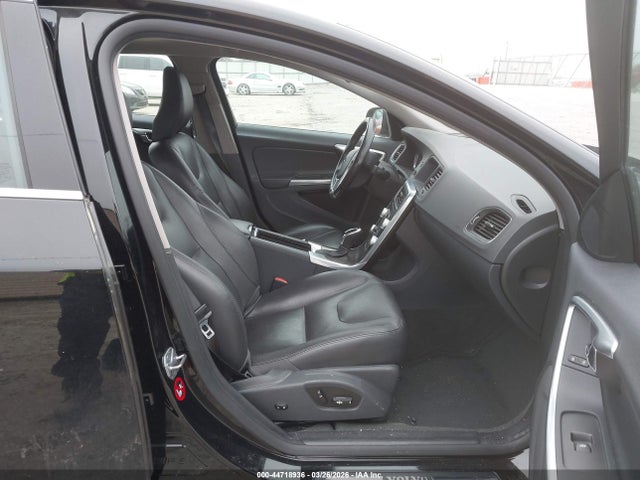 2016 VOLVO S60 YV1612TK8G2400624 Photo 4