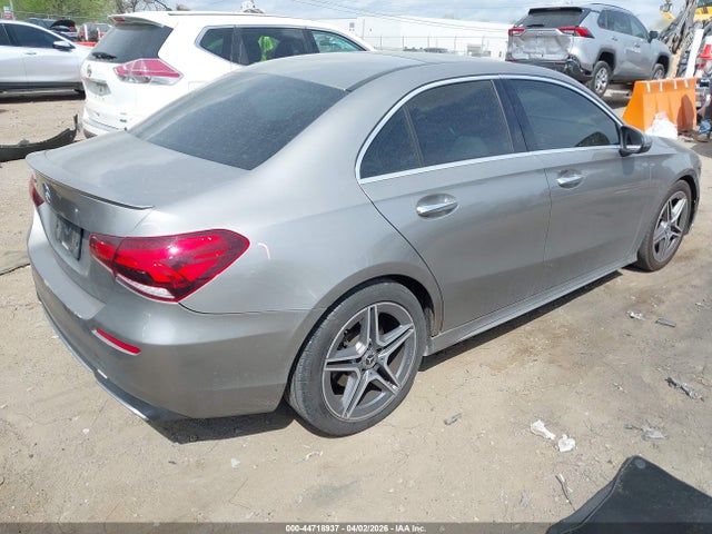 WDD3G4EB7KW024909 Mercedes-Benz A 220