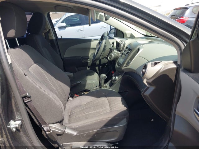 1G1JC6SG5G4163733 Chevrolet Sonic Lt Auto