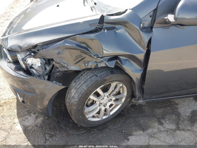 1G1JC6SG5G4163733 Chevrolet Sonic Lt Auto