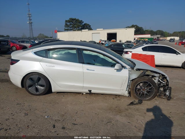 Продаж на аукціоні авто 2020 Tesla Model 3 Standard Range Plus Rear-wheel Drive/standard Range Rear-wheel Drive, vin: 5YJ3E1EA2LF590472, номер лоту: 44718945