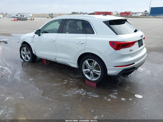 2022 Audi Q3 Premium 45 Tfsi S Line Quattro Tiptronic მანქანა იყიდება აუქციონზე, vin: WA1DECF32N1095596, აუქციონის ნომერი: 44718949