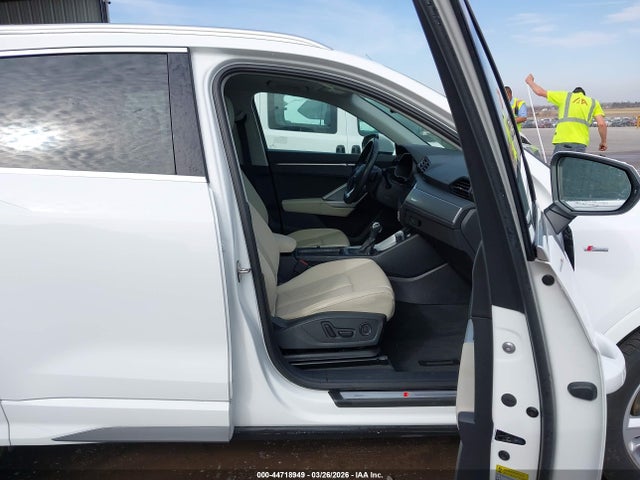 2022 Audi Q3 Premium 45 Tfsi S Line Quattro Tiptronic მანქანა იყიდება აუქციონზე, vin: WA1DECF32N1095596, აუქციონის ნომერი: 44718949