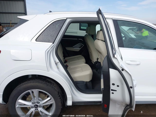2022 Audi Q3 Premium 45 Tfsi S Line Quattro Tiptronic მანქანა იყიდება აუქციონზე, vin: WA1DECF32N1095596, აუქციონის ნომერი: 44718949
