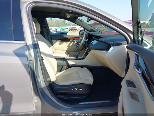 44718954 :رقم المزاد ، 1GYKNCRS2KZ151513 vin ، 2019 Cadillac Xt5 Luxury مزاد بيع