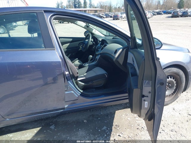 1G1PA5SH7E7446049 Chevrolet Cruze Ls Auto
