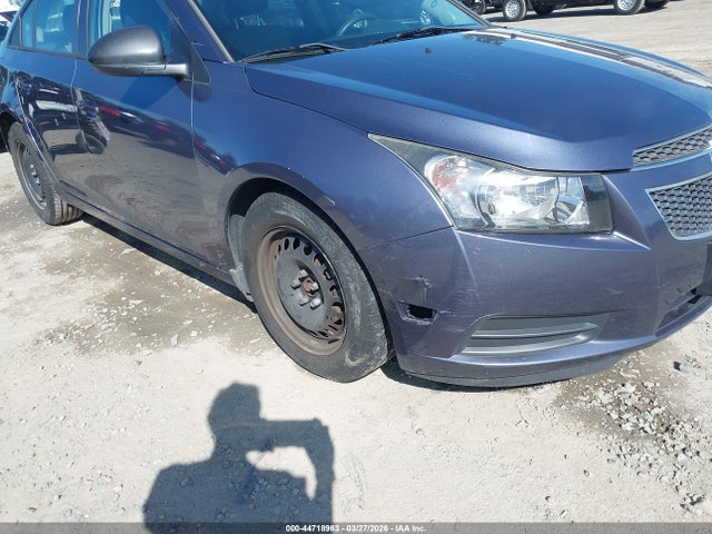 1G1PA5SH7E7446049 Chevrolet Cruze Ls Auto