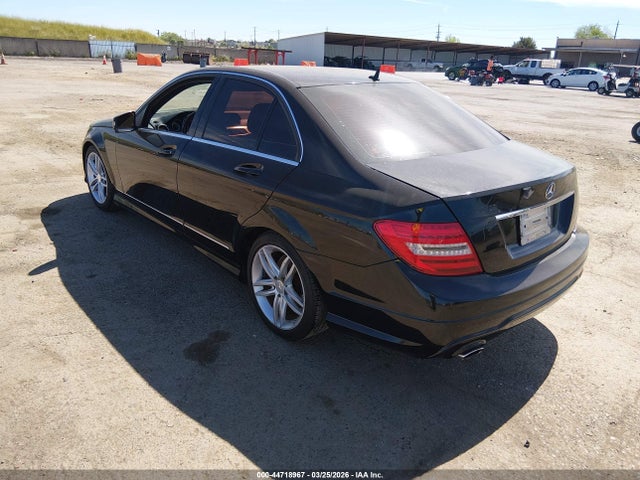 2013 Mercedes-benz C 250 Sport მანქანა იყიდება აუქციონზე, vin: WDDGF4HB1DR293196, აუქციონის ნომერი: 44718967