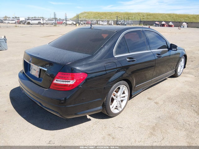 2013 Mercedes-benz C 250 Sport მანქანა იყიდება აუქციონზე, vin: WDDGF4HB1DR293196, აუქციონის ნომერი: 44718967