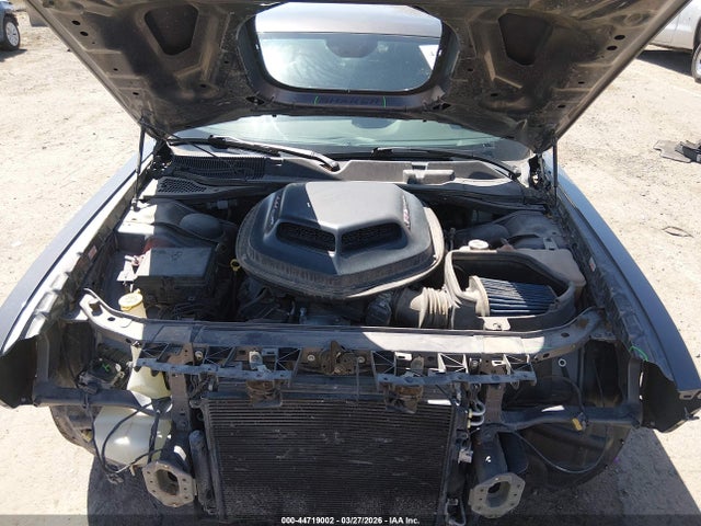 2C3CDZFJ2GH263641 Dodge Challenger 392 Hemi Scat Pack Shaker