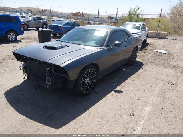 2C3CDZFJ2GH263641 Dodge Challenger 392 Hemi Scat Pack Shaker