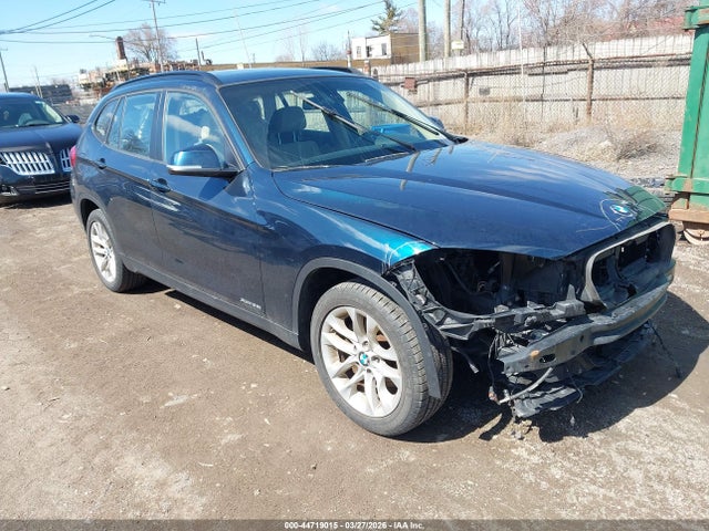 2015 BMW X1 WBAVL1C50FVY28908