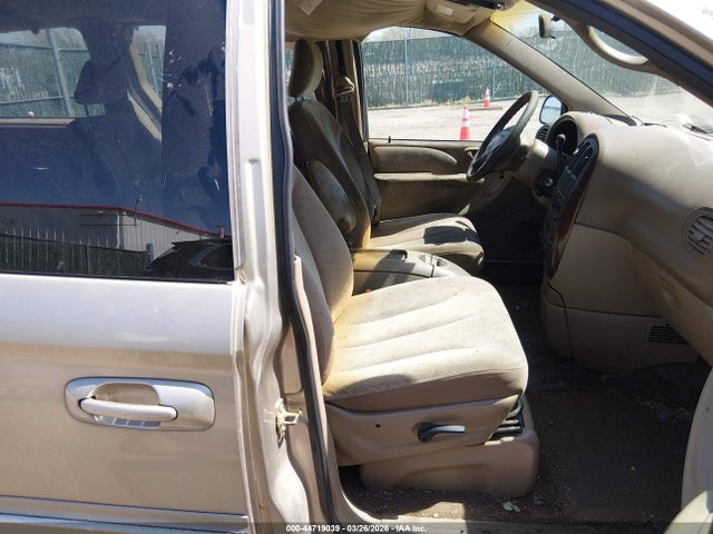 2002 CHRYSLER TOWN & COUNTRY 2C4GP54L22R613211 Photo 4