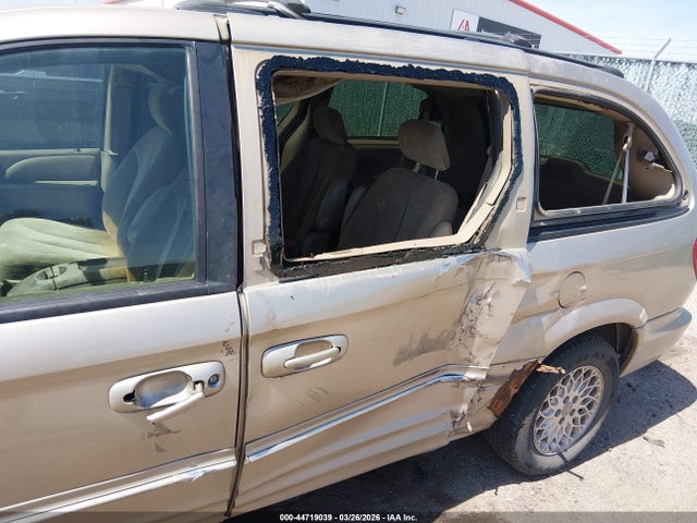2002 CHRYSLER TOWN & COUNTRY 2C4GP54L22R613211 Photo 5