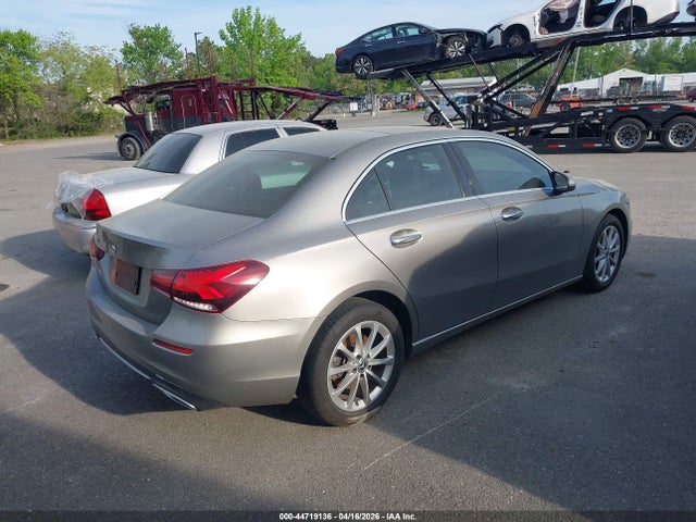 WDD3G4EB1LW038502 Mercedes-Benz A 220