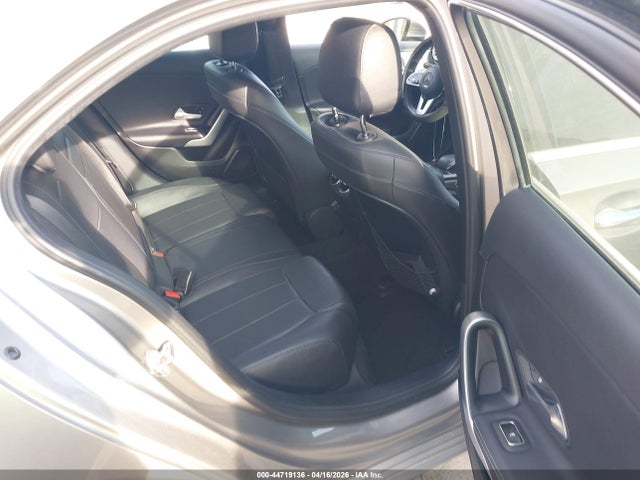 WDD3G4EB1LW038502 Mercedes-Benz A 220