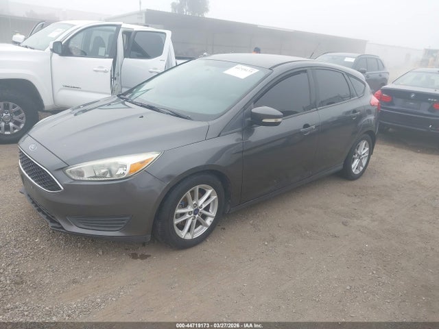 Ford FOCUS SE 2016 1FADP3K28GL364565 Image 2