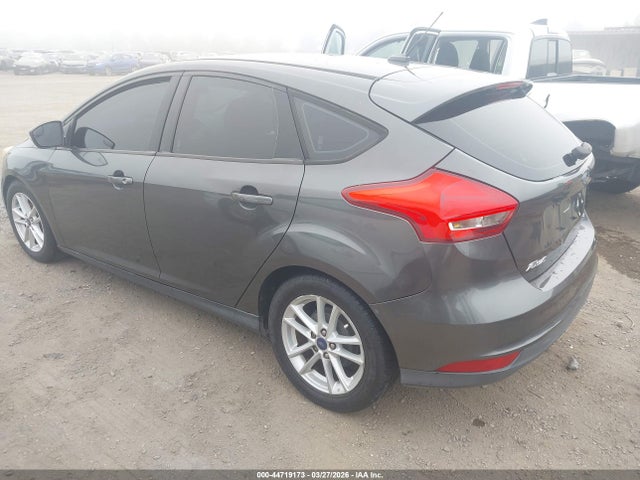 Ford FOCUS SE 2016 1FADP3K28GL364565 Image 3