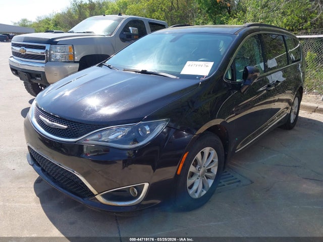 Продаж на аукціоні авто 2017 Chrysler Pacifica Touring-l, vin: 2C4RC1BG6HR553137, номер лоту: 44719176