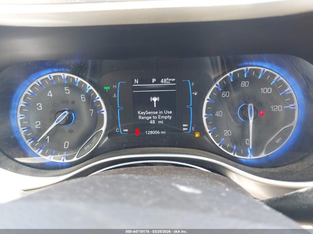 Продаж на аукціоні авто 2017 Chrysler Pacifica Touring-l, vin: 2C4RC1BG6HR553137, номер лоту: 44719176