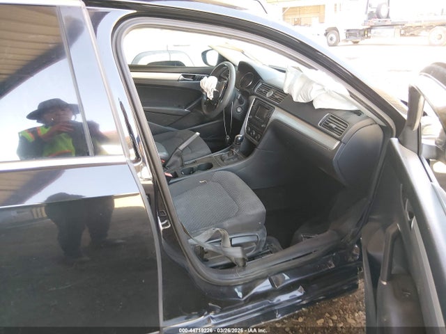 Aukcja sprzedaży 2017 Volkswagen Passat 1.8t S, vin: 1VWAT7A36HC006339, numer aukcji: 44719226