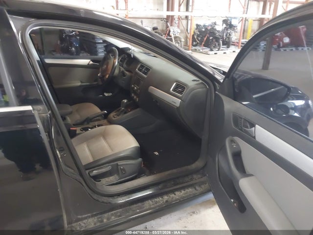 Продаж на аукціоні авто 2014 Volkswagen Jetta Hybrid Sel Premium, vin: 3VW637AJ9EM252588, номер лоту: 44719288