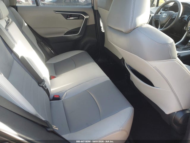 Aukcja sprzedaży 2021 Toyota Rav4 Xle Premium, vin: 2T3C1RFV2MW147682, numer aukcji: 44719298