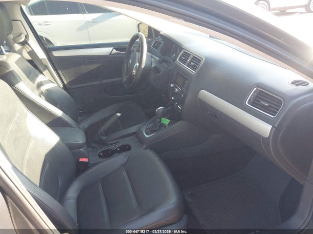 44719317 :رقم المزاد ، 3VWD07AJ8EM433889 vin ، 2014 Volkswagen Jetta 1.8t Se مزاد بيع