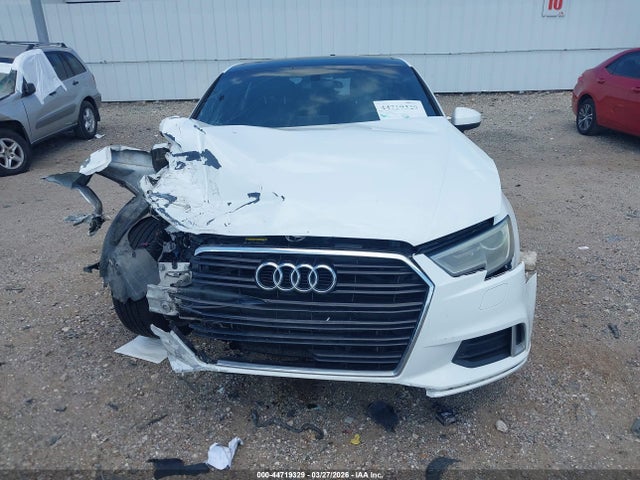 44719329 :رقم المزاد ، WAUAUGFF7J1010885 vin ، 2018 Audi A3 2.0t Premium/2.0t Tech Premium مزاد بيع