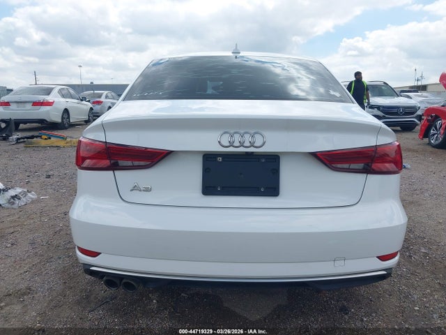 44719329 :رقم المزاد ، WAUAUGFF7J1010885 vin ، 2018 Audi A3 2.0t Premium/2.0t Tech Premium مزاد بيع