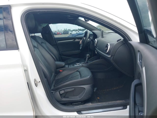 44719329 :رقم المزاد ، WAUAUGFF7J1010885 vin ، 2018 Audi A3 2.0t Premium/2.0t Tech Premium مزاد بيع