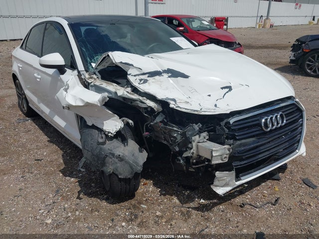 44719329 :رقم المزاد ، WAUAUGFF7J1010885 vin ، 2018 Audi A3 2.0t Premium/2.0t Tech Premium مزاد بيع