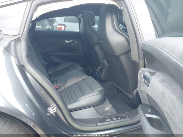 44719334 :رقم المزاد ، WAUBHBFW9P7901116 vin ، 2023 Audi Rs E-tron Gt Quattro مزاد بيع